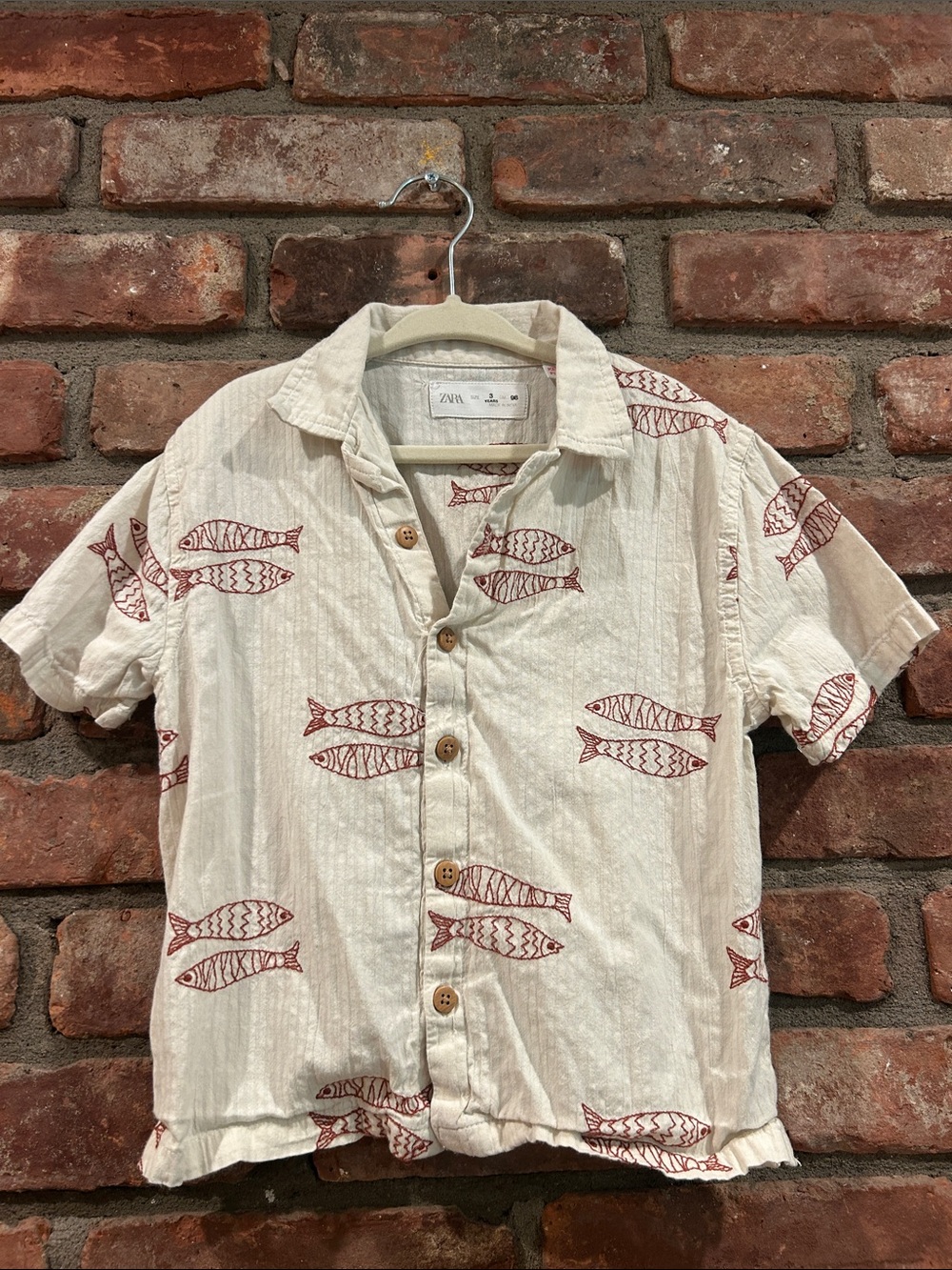 Zara Toddler Boy Cream Short-Sleeve Button-Up Shirt with Red Fish Print